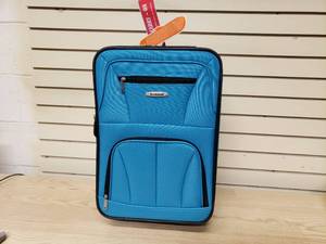 Rockland Luggage Ok for carry on Turquoise