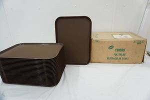 lot 14 image: Cambro Polytread Rectangular Trays case of 24. New in Box