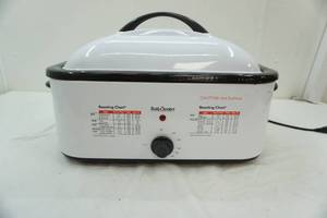 lot 15 image: Betty Crocker Roaster Oven