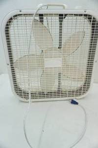 lot 53 image: Galaxy 3 speed box fan