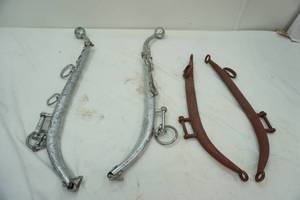 lot 89 image: vintageantique horse hangs 4 pieces