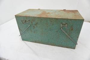 lot 95 image: vintage galvanized cooler 22x10x11