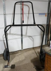 lot 109 image: snowmobile dolly. Like new condition.