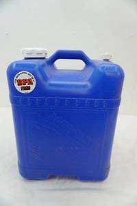 lot 110 image: Aqua-Tainer 7 gal water tank