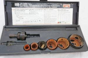 lot 116 image: hole saw set