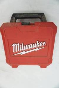 lot 120 image: Milwaukee hole saw kit