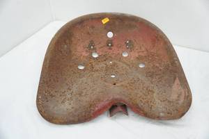lot 137 image: metal tractor seat vintageantique