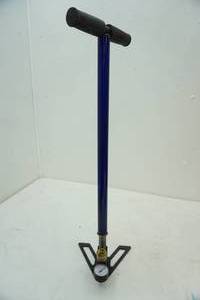 lot 156 image: Gehmann m220 manual pump