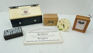 lot 181 image: wood box and wall art lot