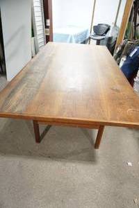 lot 74 image: 8 wood table
