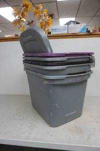 lot 199 image: storage totes