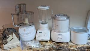 lot 71 image: Variety of Kitchen Gadgets
