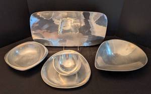 lot 57 image: Vintage Nambe Servingware