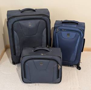 lot 46 image: 3pc Travelpro Luggage