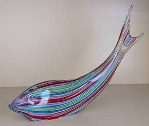 lot 40 image: Colorful Art Glass Fish Sculpture