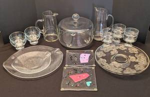 lot 98 image: Clear Glass Servingware