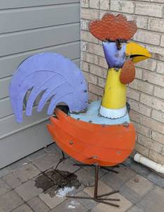 lot 41 image: Large Colorful Metal Yard Rooster