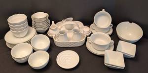 lot 85 image: Assorted White Ceramic Serving Dishes