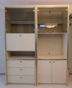 lot 3 image: Vintage Cream and Brass Laminate Display Cabinet