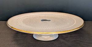 lot 25 image: Kosta Boda Goran Warff Limelight Cake Plate