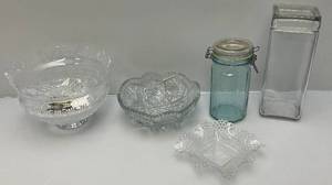 lot 139 image: Vintage Waterford Crystal Kings Bowl & More
