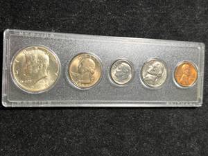 1968 US YEAR SET IN HARDCOVER CASE