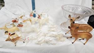 lot 4 image: Vintage Christmas ReindeerDeer