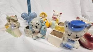 lot 5 image: Vintage Character Planters