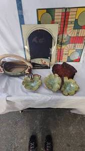 lot 8 image: Vintage Leaf Serving DishesPicture Frame