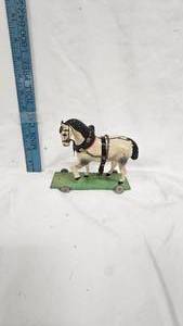 lot 29 image: Vintage Horse Toy