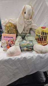 lot 45 image: Chirpy Bird and Vintage Easter