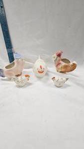 lot 48 image: Vintage Animal Creamers and SaltPepper Shakers