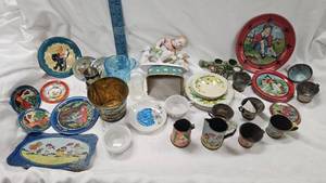 lot 52 image: Vintage Childrens Tea Sets Tin