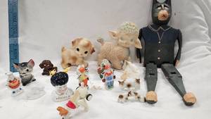 lot 72 image: Vintage Figurine and Toy Lot