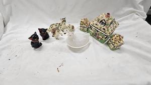 lot 77 image: SP Shakers, Vintage Figures
