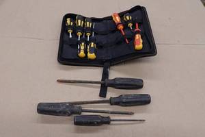 lot 344 image: Screwdrivers - Craftsman Professional, Amartisan Insulated