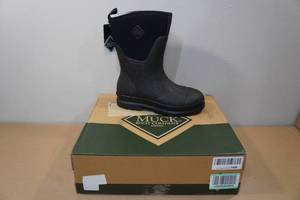 lot 103 image: Muck Boots Womens Chore Classic Mid Boots -Size 10