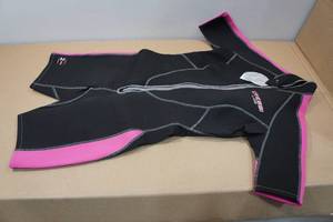 lot 147 image: Cressi Lido Womens 2mm Wetsuit -M3, Pink