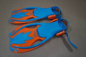 lot 151 image: Cressi Kids Fins -Size SM