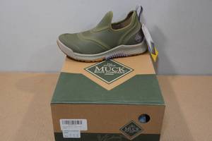 lot 155 image: Muck Boots Womens Outscape Low Shoes -Size 5