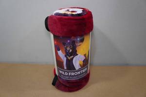 lot 175 image: Wild Frontier 50x60 Plush Throw Blanket