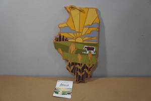 lot 21 image: Illinois Bamboo Cutting and Serving Board