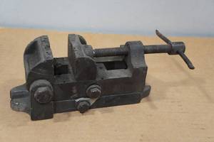 lot 88 image: Bench Vise