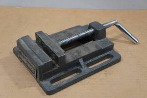 lot 92 image: Masterforce Drill Press Vise
