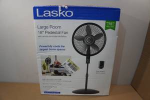 lot 196 image: Lasko 18 Pedestal Fan