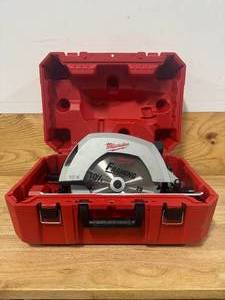 lot 116 image: MILWAUKEE 6470-21 15 Amp 10-14 in. Circular Saw B412