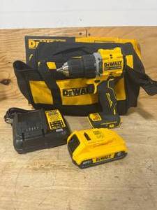 lot 118 image: DEWALT DCD794D1 ATOMIC 20-Volt Lithium-Ion Cordless Compact 12 in. DrillDriver Kit with 2.0Ah Battery, Charger and Bag - B159