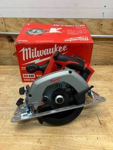 lot 82 image: MILWAUKEE 2630-20 M18 18V Lithium-Ion Cordless 6-12 in. Circular Saw (Tool-Only) - B129