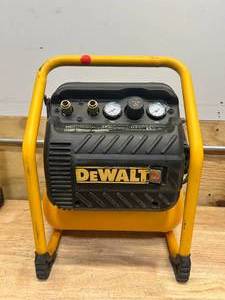 lot 97 image: DEWALT DWFP55130 2.5 Gal. Portable Electric Heavy Duty 200 PSI Quiet Air Compressor - C279