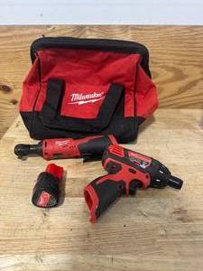 lot 125 image: MILWAUKEE M12 12-Volt Lithium-Ion Cordless 38 in. Ratchet and FUEL 14 in. Screwdriver Combo Kit (2-Tool) - D422